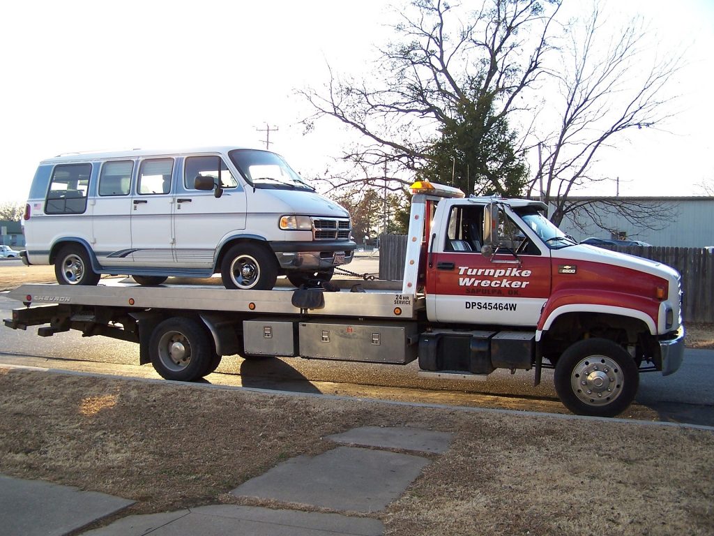 Factors to Look Into Before Choosing an Auto Wrecker
