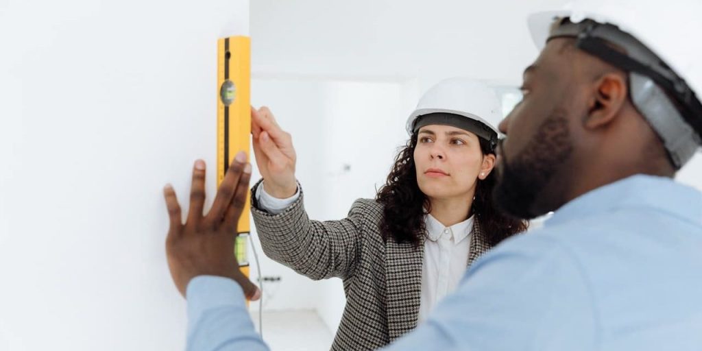 5 Factors To Consider When Hiring Remodeling Contractors